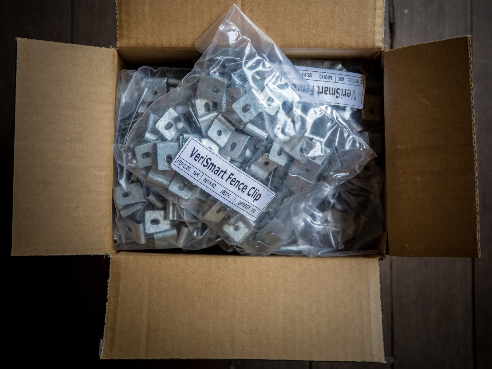 1000 VeriSmart Fence U Clips - 29.7 cents each & FREE Freight - 10 Bags of 100, Packed in 1 Box. (Minimum Buy = 1 Box). Questions & Answers